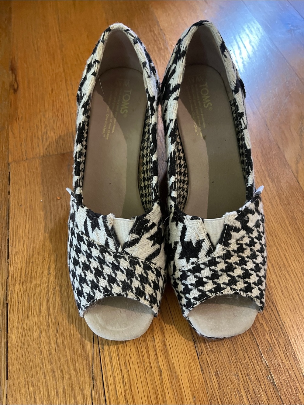 Toms Black & White Houndstooth Peep-Toe Mules